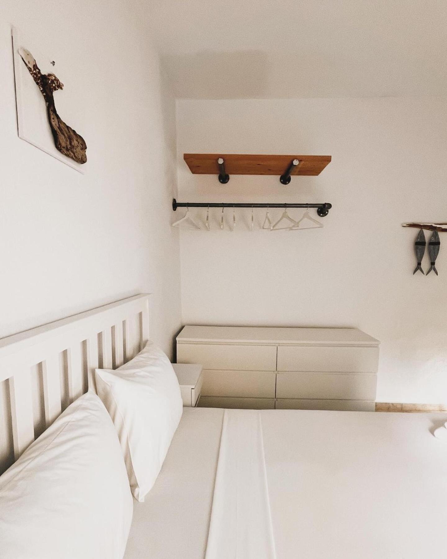 Lucy'S Guest House Skiathos Town Exterior photo
