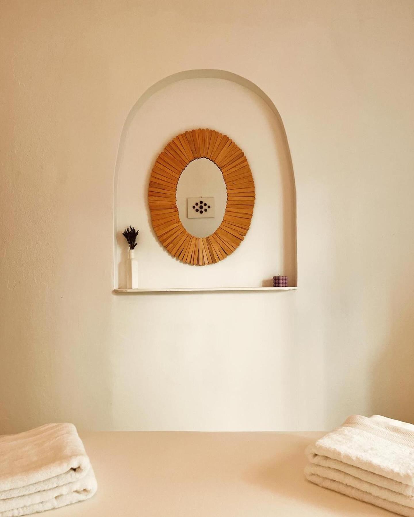 Lucy'S Guest House Skiathos Town Exterior photo